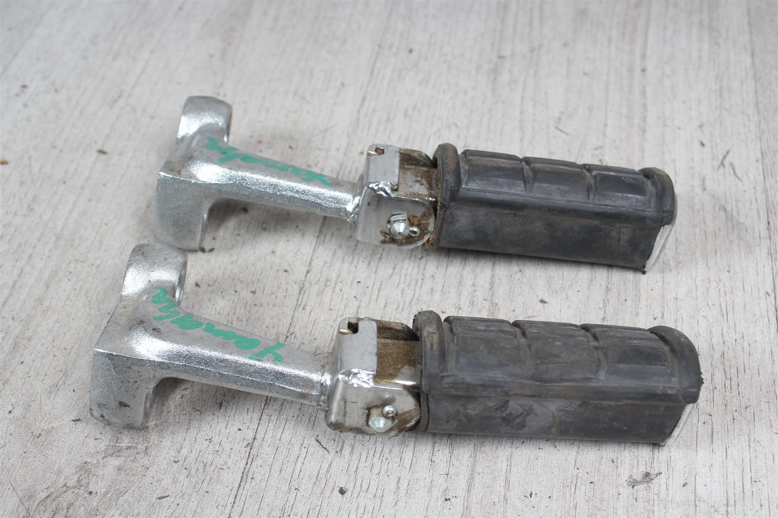 Set 2x Fußrasten Rasten rechts Kawasaki Suzuki Yamaha Honda unbekannt  Unbekannt   