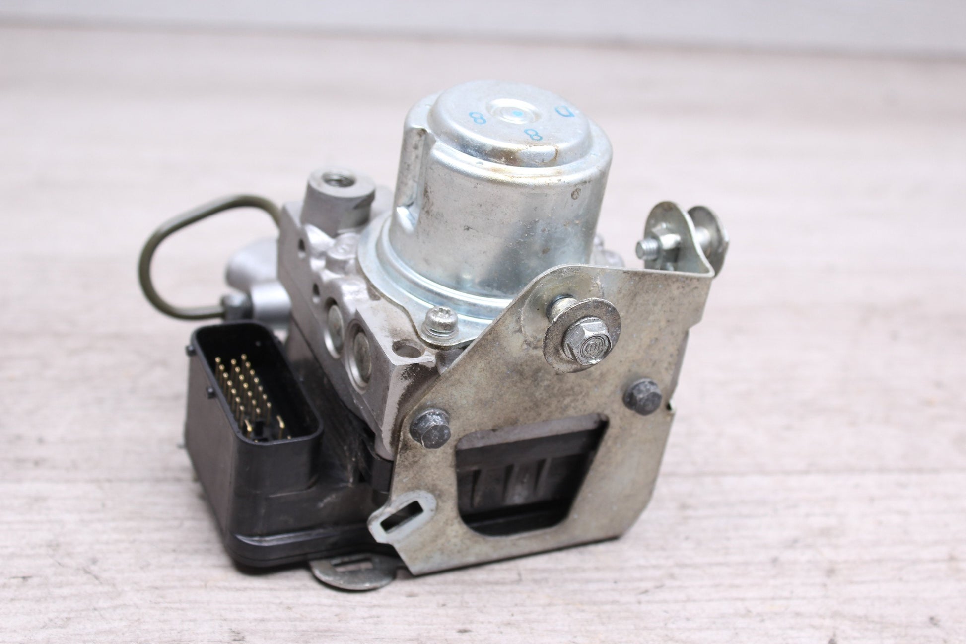 ABS Modulator Steuergerät Hydroaggregat M12770 Honda DN-01 NSA 700 A RC55 08-11  Honda   