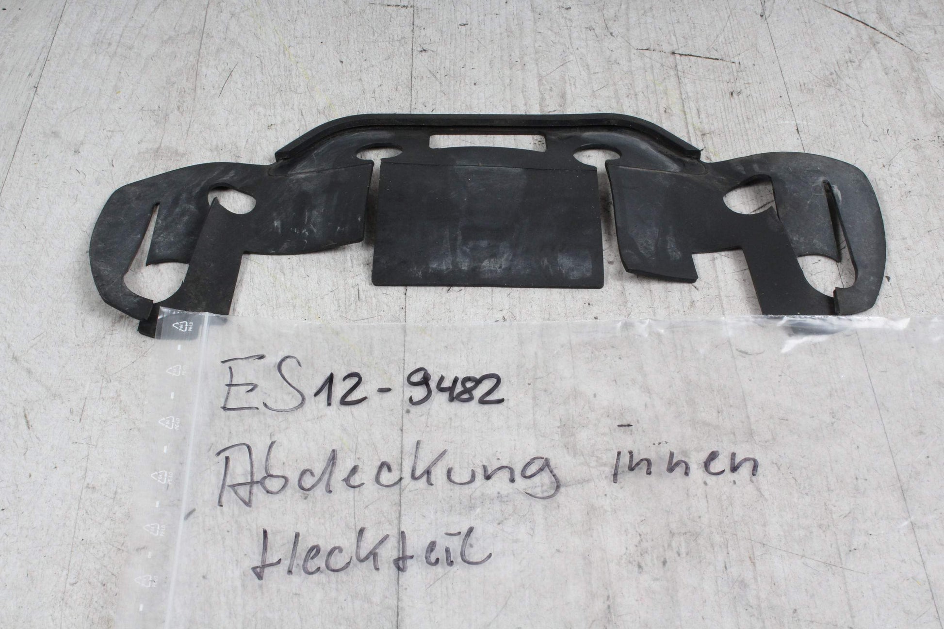 Abdeckung Verkleidung Heck hinten INNEN Yamaha FZS 600 Fazer RJ02  Yamaha   