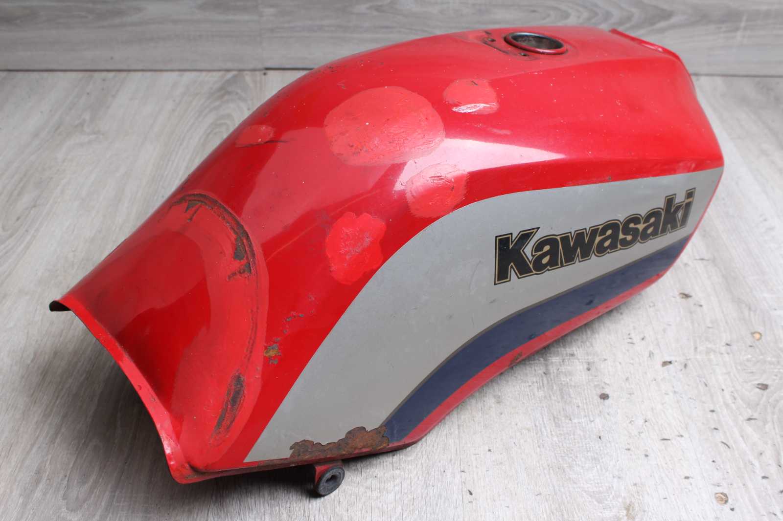 Tank Kraftstofftank Benzintank Kawasaki GPZ 305 EX305A 83-83  Kawasaki   