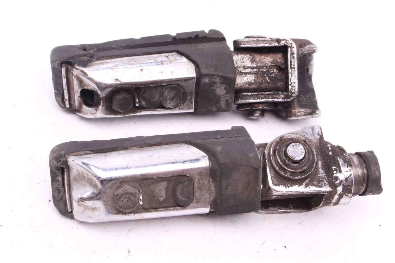 Fußraste vorn links rechts Honda VF 1000 F SC15 84-86  Honda   