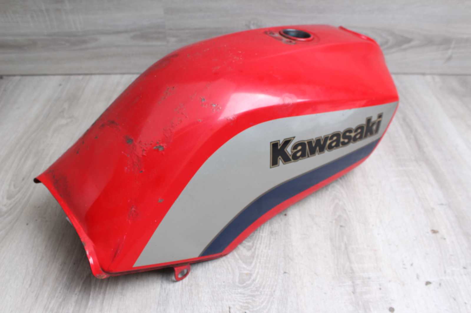 Tank Kraftstofftank Benzintank Kawasaki GPZ 305 EX305A 83-83  Kawasaki   