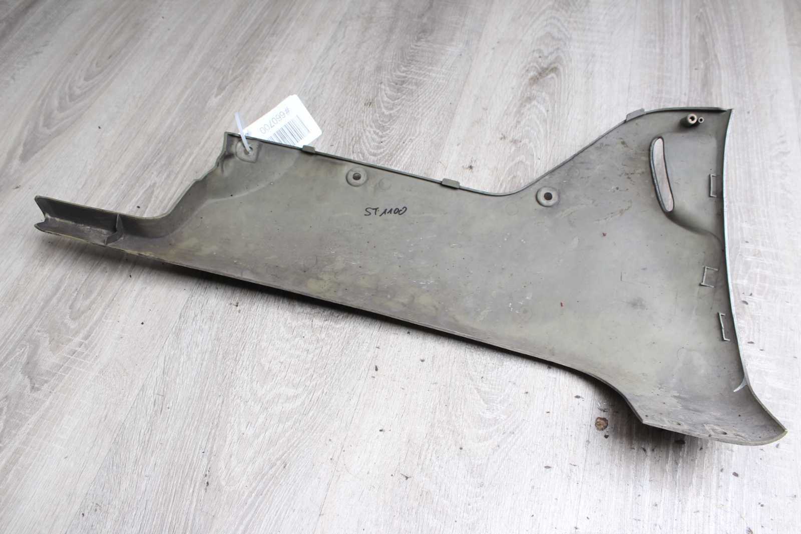 Seitenverkleidung vorn unten links Honda ST 1100 Pan European SC26 90-01  Honda   