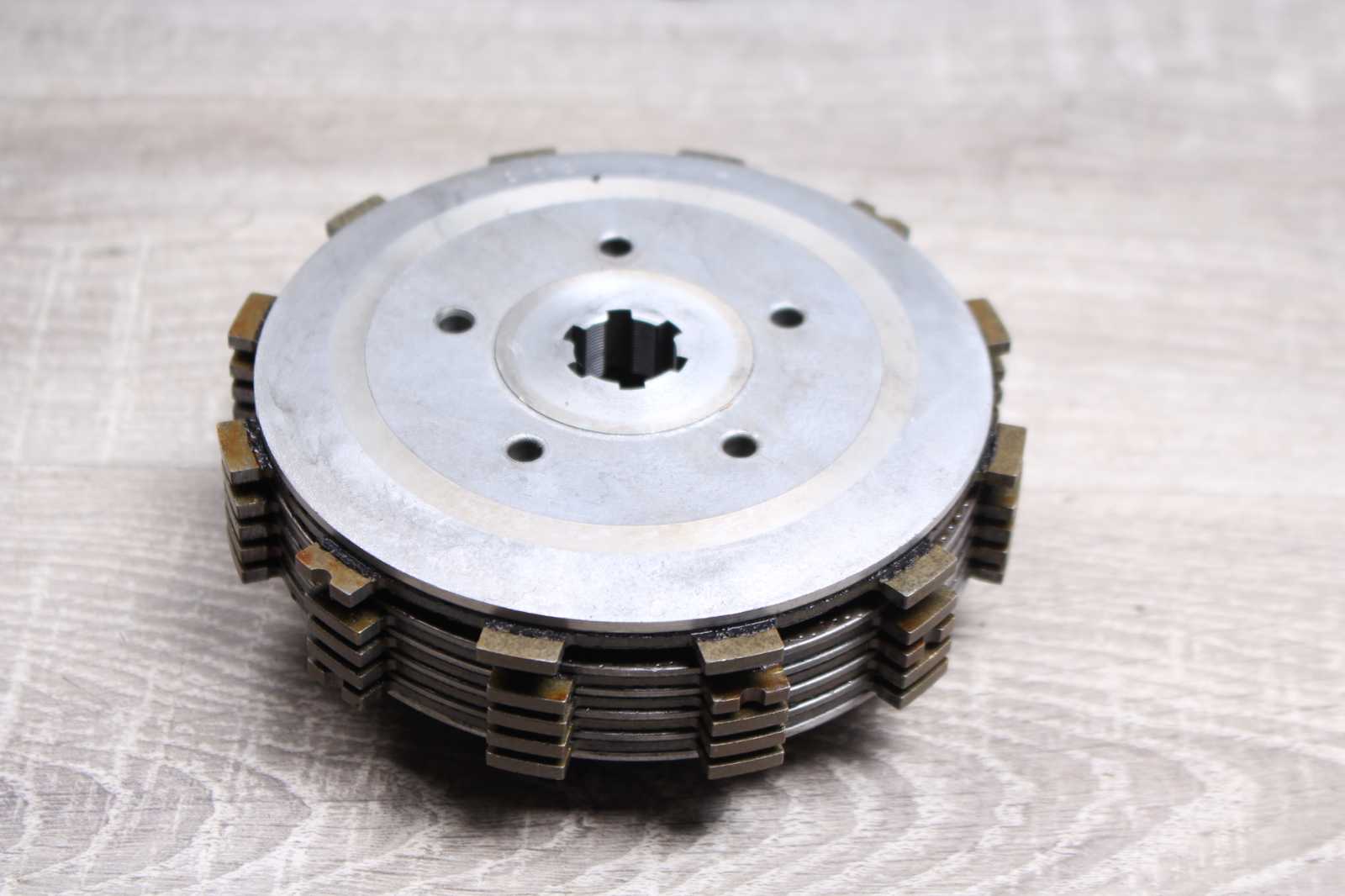 Kupplungskorb innen Suzuki GN 125 GN125E 82-90  Suzuki   