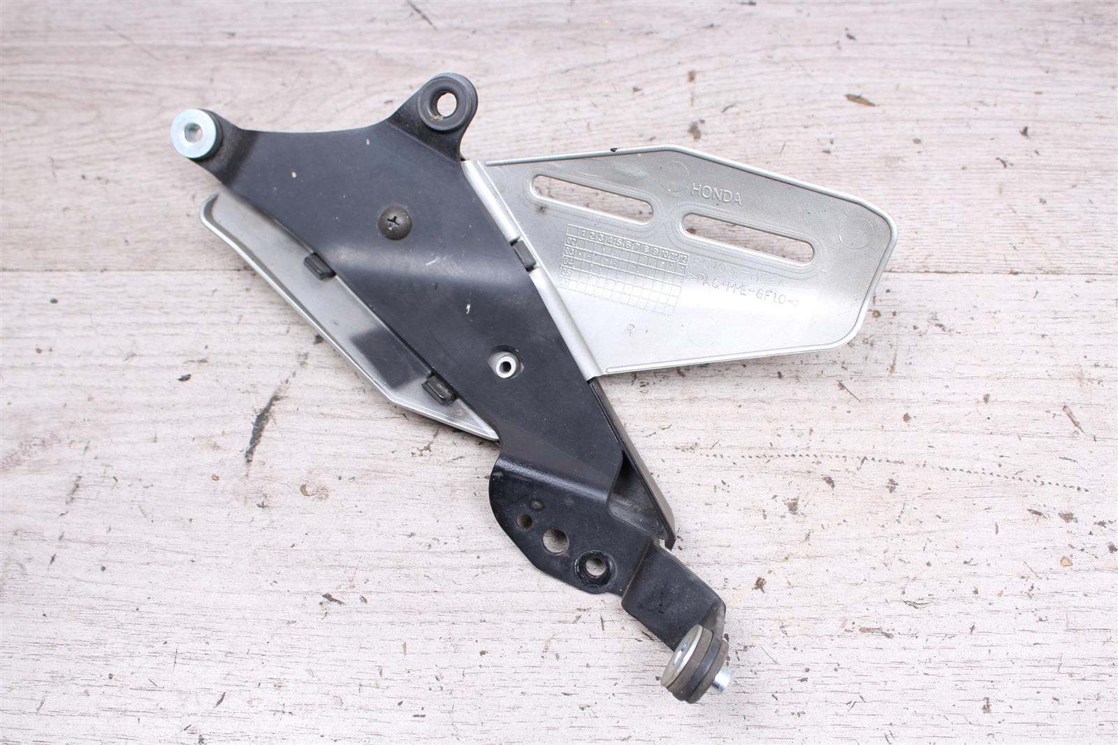 Abdeckung Verkleidung rechts 80103-MEEA Honda CBR 600 RR PC37 03-04  Honda   