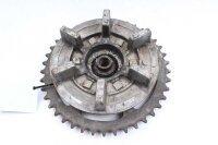 Takapyörän navan ketjupyörän pidike...