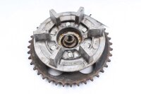 Takapyörän navan ketjupyörän pidike...