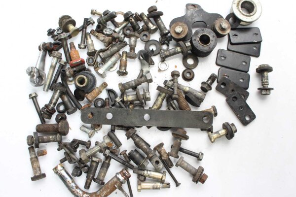 Sekalainen erä Jäljellä olevat osat Sukeltajat Tuntematon Sekalainen erä