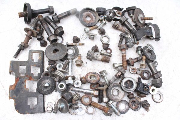Blandet parti af resterende dele Divers Kawasaki Z 750 GT KZ750E-P 82-85