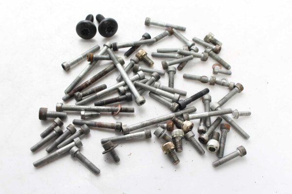 Mixed lot of remaining parts Divers BMW F 650 GS R13 0172 00-03