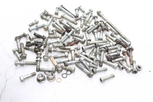 Blandat parti reservdelar Divers Suzuki GSX-R 750 GR75A 85-87