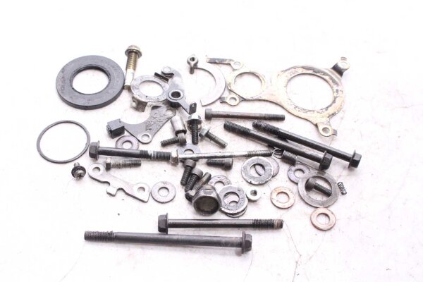 Blandat parti reservdelar Divers Suzuki GSX-R 750 GR75A 85-87