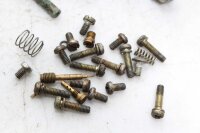 Kaasuttimen jäännökset Kawasaki Z 450 LTD...