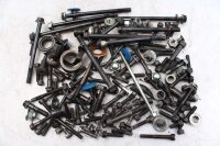 Blandat parti reservdelar Divers Suzuki GSX-R 750 GR75A...