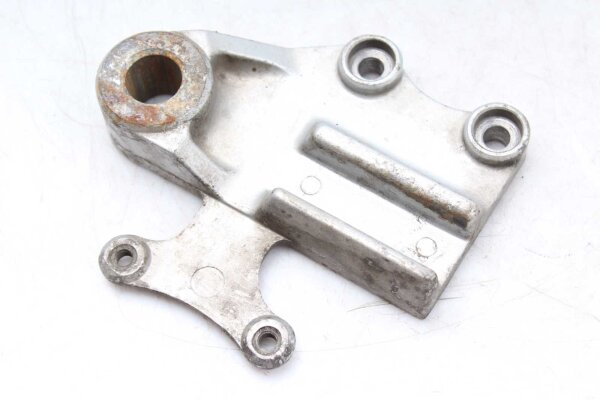 Takajarrulevyn suojuksen pidike Kawasaki KLE 500 LE500A1-A6 91-96