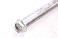 Axe de bras oscillant à travers laxe Kawasaki...