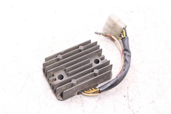 tasasuuntaajan säädin Kawasaki Z 1000 ST KZT00E 79-80