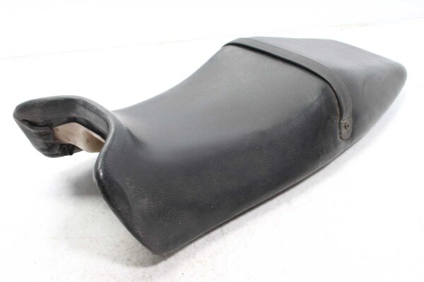 Istuintyynyn istuin 53001-1542 Kawasaki ZX-R 400 ZX400L1-L4 94-94