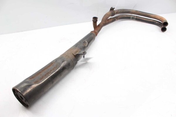 Pakojärjestelmän äänenvaimennin oikealla Kawasaki GPZ 550 Unitrak ZX550A 84-89