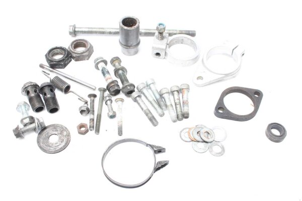 Mixed lot of remaining parts Suzuki GSX-R 750 GR75A 85-87