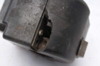 Ohjaustangon kytkimen ohjaustangon kiinnitys vasemmalla...