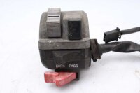 Ohjaustangon kytkimen ohjaustangon kiinnitys vasemmalla...