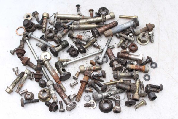 Blandat mycket återstående delar Triumph Daytona 900 T300/D 92-96