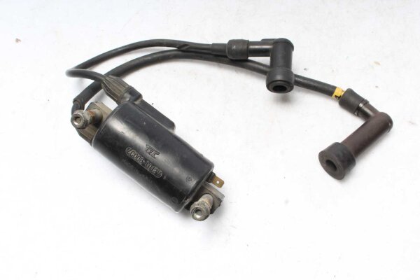 Sytytyspuolan pistokkeen liitin Kawasaki GPZ 1100 GP KZT10B-A 81-82