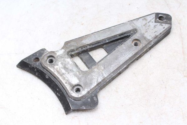 Footrest retaining plate on the right Kawasaki GPZ 550 Unitrak KZ550B/H 82-83