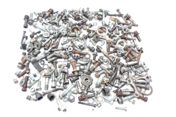 Sekalainen erä Jäljelle jääneet osat Sukeltajat Tuntematon Sekalainen erä