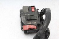 Ohjaustangon kytkimen ohjaustangon kiinnitys vasemmalla...