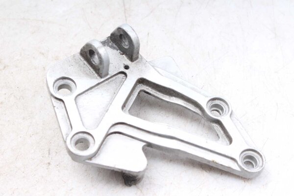 Jalkatuen kiinnityslevy edessä oikealla Kawasaki GPX 600 R ZX600C1-C5 88-92