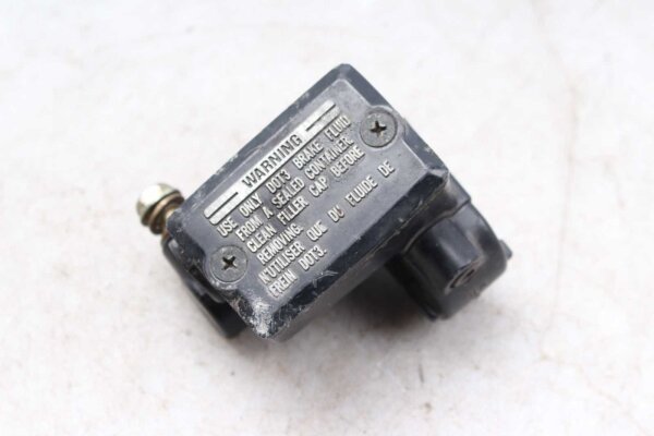 Etujarrupumppu Kawasaki GPX 600 R ZX600C1-C5 88-92