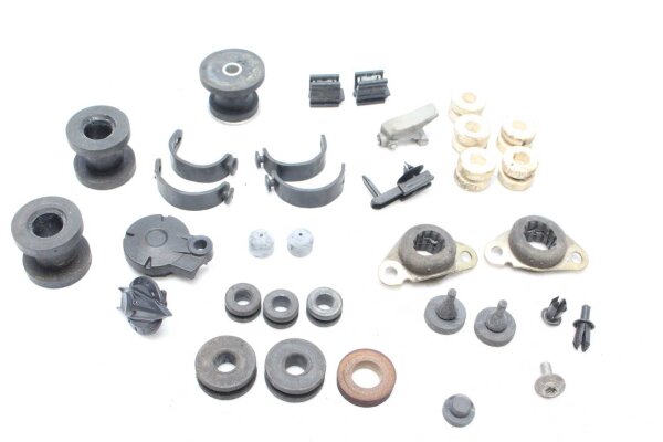 Sekoitettu paljon jäljellä olevia osia BMW S 1000 XR K10 0D03 15-16