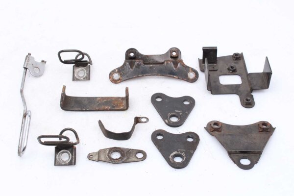 Sekoitettu paljon jäljellä olevia osia Kawasaki GPX 600 R ZX600C1-C5 88-92