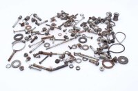 Sekoitettu paljon jäljellä olevia osia Kawasaki...