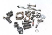 Sekoitettu paljon jäljellä olevia osia Kawasaki...