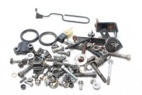 Sekoitettu paljon jäljellä olevia osia Kawasaki...