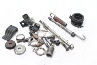 Sekoitettu paljon jäljellä olevia osia Kawasaki...