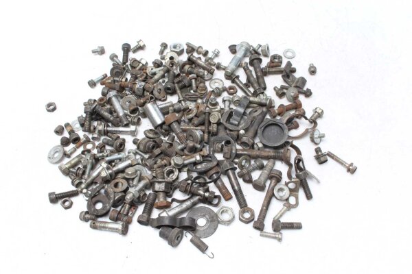 Lotto misto di parti rimanenti Kawasaki Z 550 F KZ550B/A 82-84