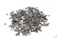 Sekoitettu paljon jäljellä olevia osia Kawasaki...