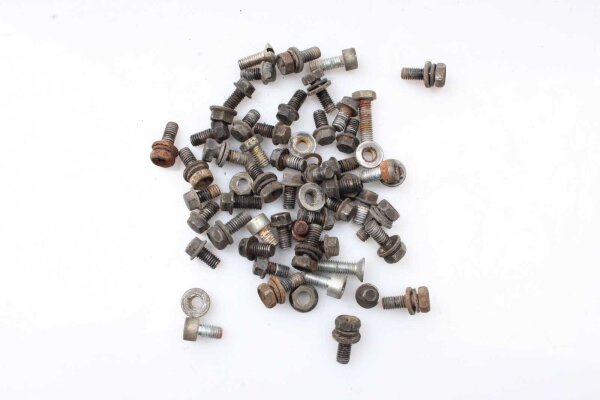 Lotto misto di parti rimanenti Kawasaki GPZ 900 R ZX900A/1-6 84-89