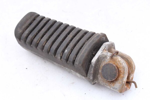 Jalkatuki edessä oikealla Kawasaki GPZ 750 Unitrak ZX750A3 83-85