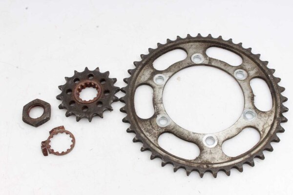 Me kaksi Yamaha YZF R1 RN01 98-99