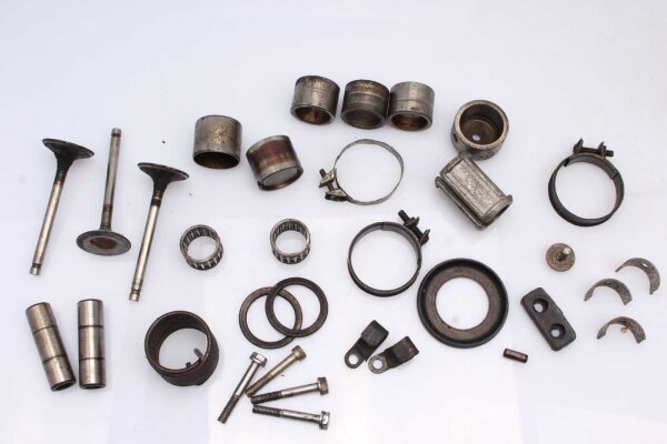 Blandet parti af resterende dele Kawasaki Z 1000 A1 Z1F/A 77-80