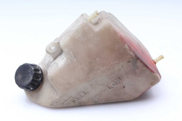 Paisuntasäiliön vedenjäähdytin Kawasaki GPZ 900 R ZX900A/1-6 84-89