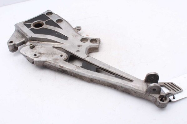 Plaque de retenue du repose-pieds à gauche Kawasaki GPZ 900 R ZX900A/1-6 84-89