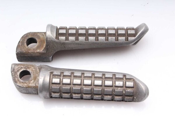 Footrest rear left right Kawasaki GPZ 900 R ZX900A/1-6 84-89
