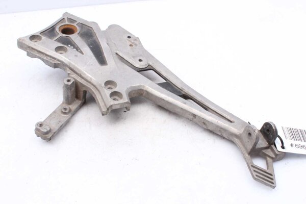 Fodstøttens holdeplade til højre Kawasaki GPZ 900 R ZX900A/1-6 84-89