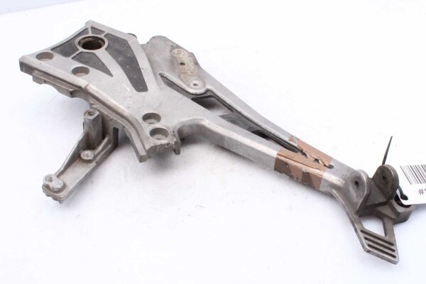 Plaque de retenue du repose-pieds à droite Kawasaki GPZ 900 R ZX900A/1-6 84-89